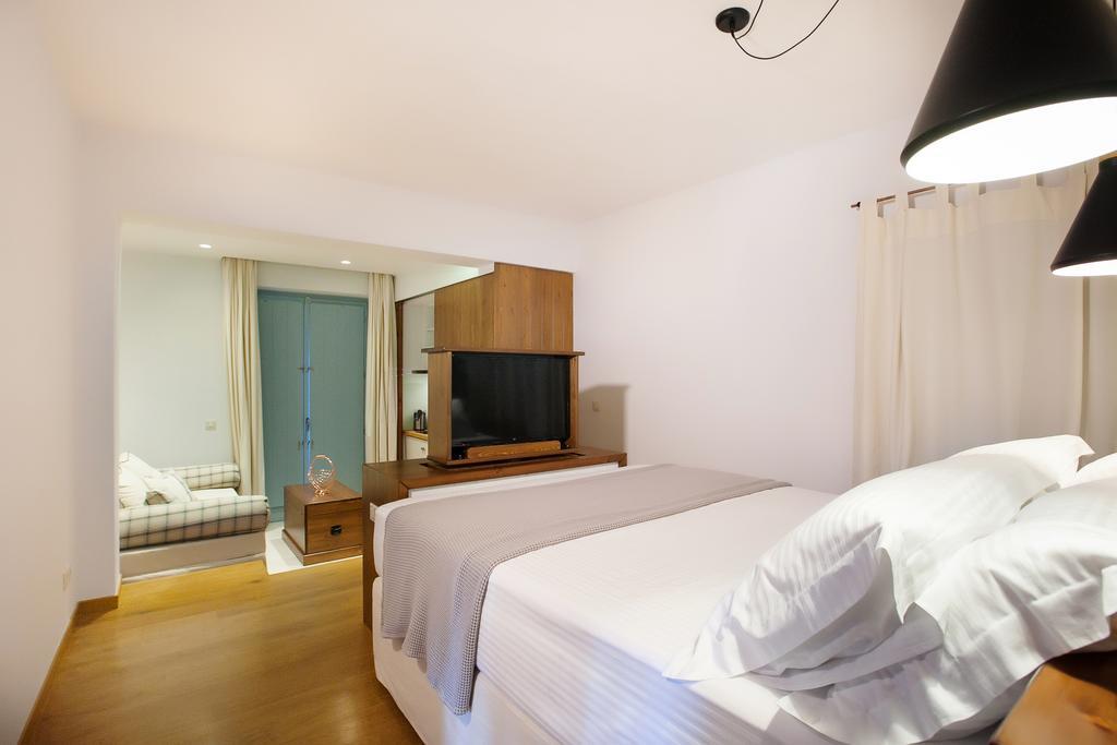 Lithos Guesthouse Kardamili ภายนอก รูปภาพ
