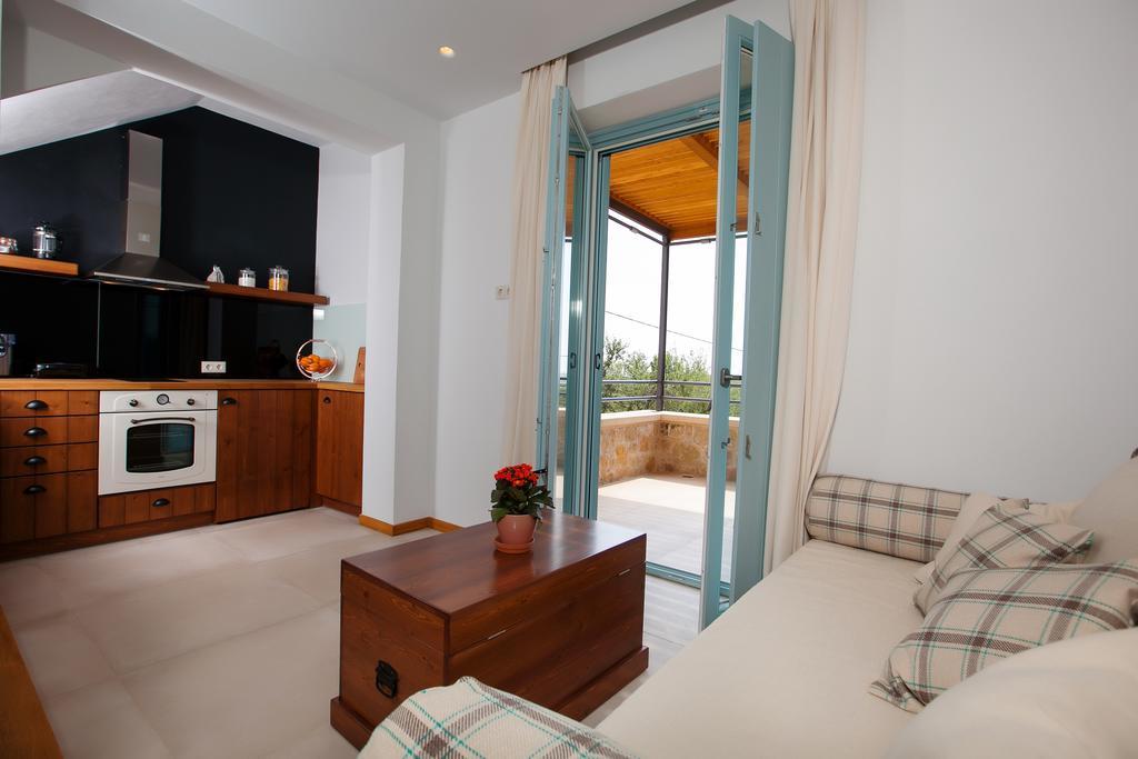 Lithos Guesthouse Kardamili ภายนอก รูปภาพ