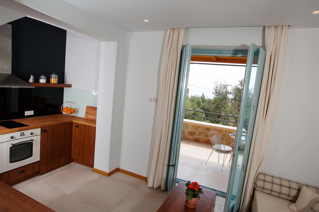 Lithos Guesthouse Kardamili ภายนอก รูปภาพ