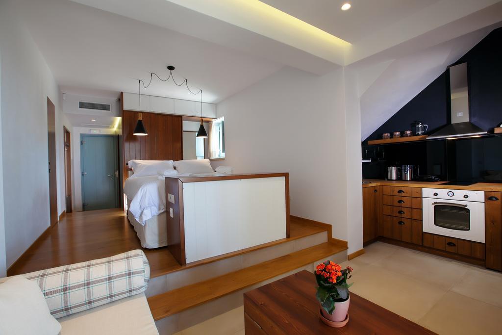 Lithos Guesthouse Kardamili ภายนอก รูปภาพ