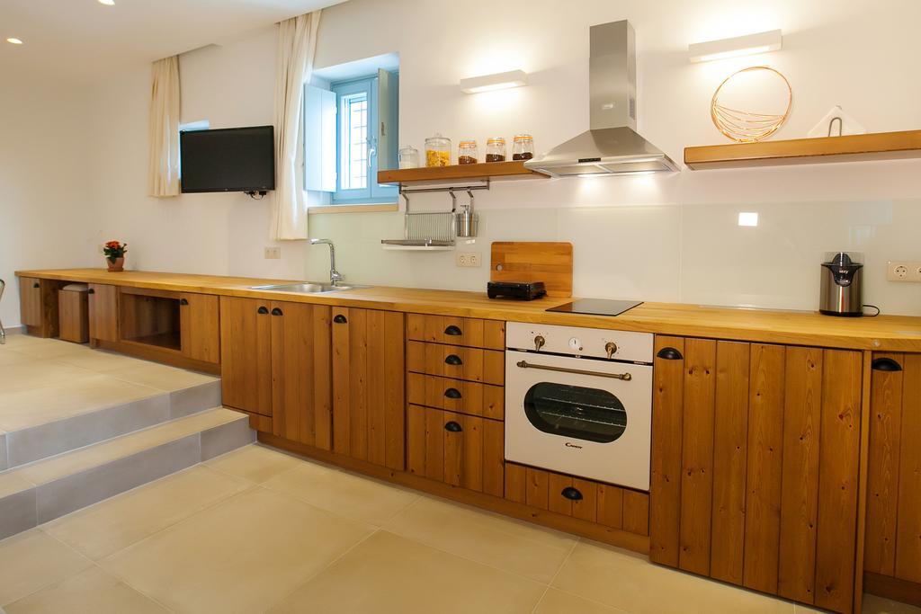 Lithos Guesthouse Kardamili ภายนอก รูปภาพ