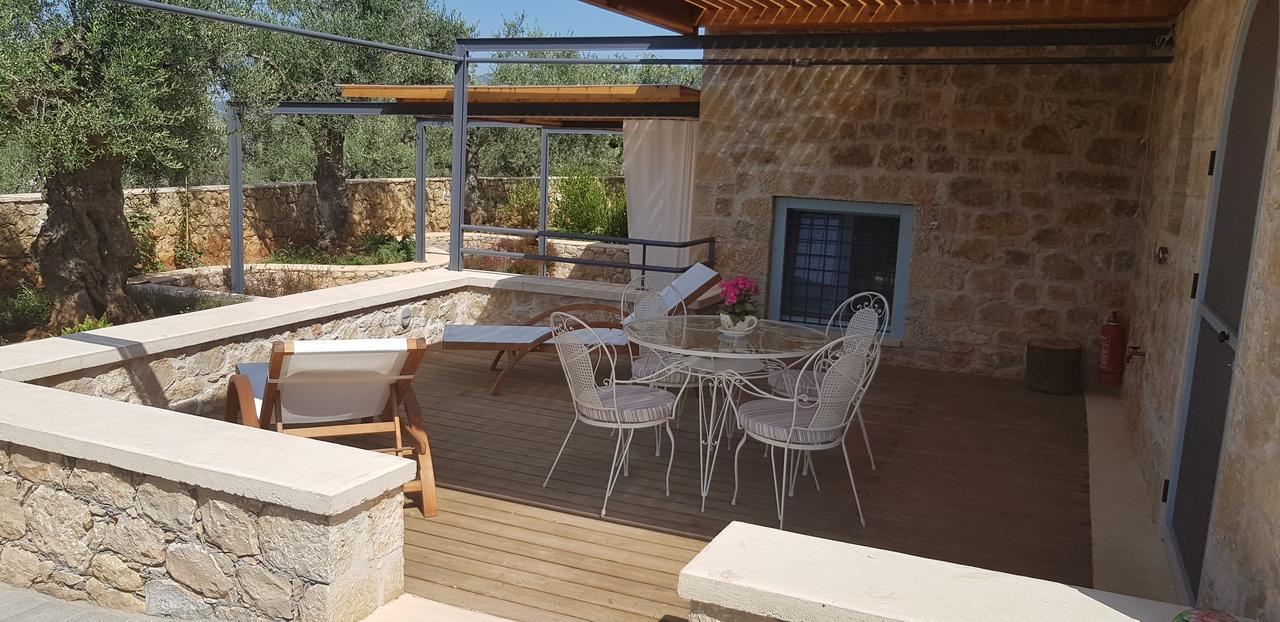 Lithos Guesthouse Kardamili ภายนอก รูปภาพ
