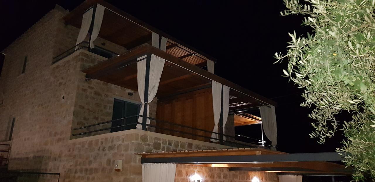 Lithos Guesthouse Kardamili ภายนอก รูปภาพ