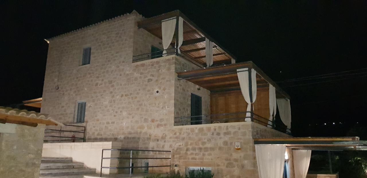 Lithos Guesthouse Kardamili ภายนอก รูปภาพ